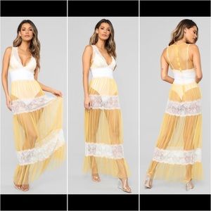 FashionNova DARLING Tulle/Lace Maxi (NO bodysuit)